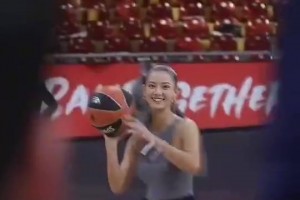 她把球抛过来的一瞬间，我连孩子名字都想好了